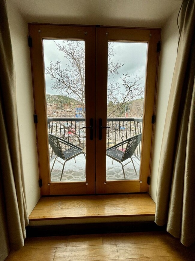 Building Photo - 1 Bed 1 Bath Condo in the heart of Down Town!