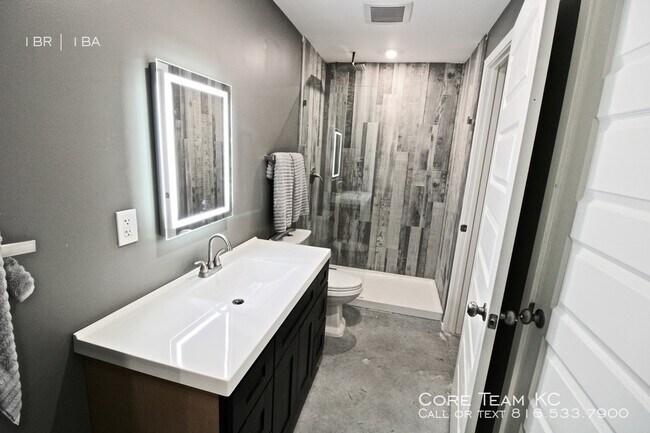 Building Photo - 1 Bedroom Artist Lofts