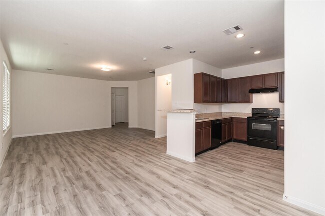 Building Photo - 3914 Calgary Cir