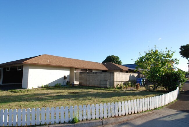 Building Photo - 1219-1219 Kuokoa St