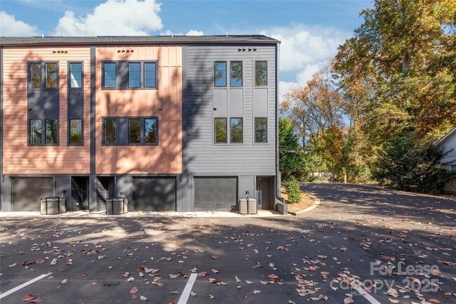 Building Photo - 1314 Carolyn Dr