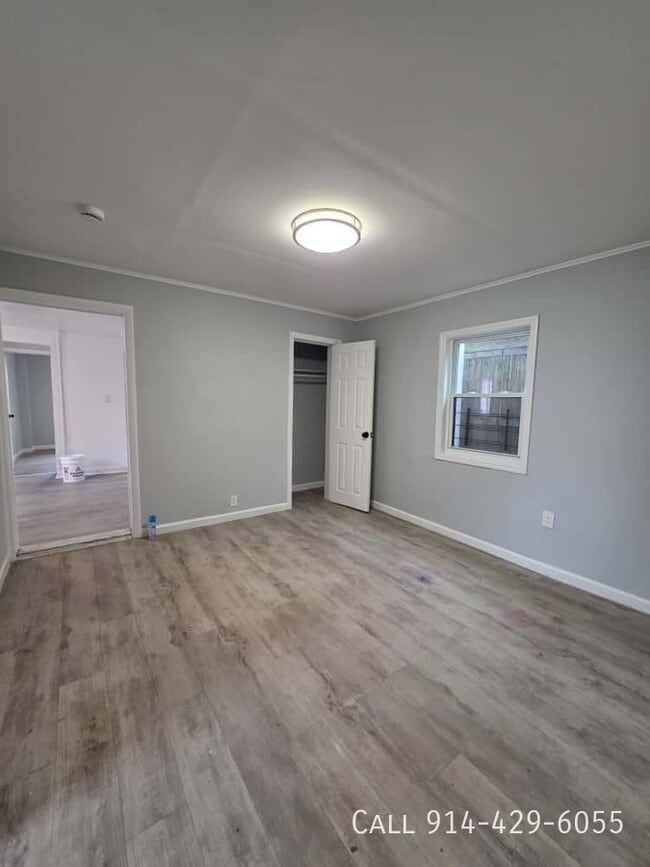 Building Photo - 176 Webster Ave