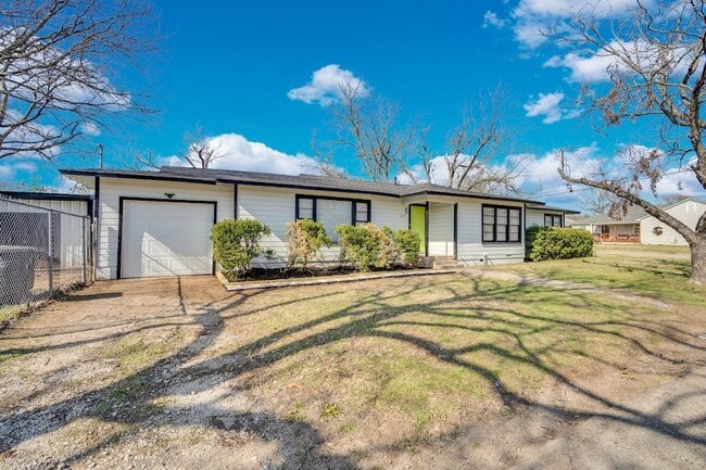 Building Photo - 413 Shaw St