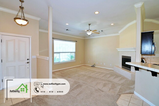 Building Photo - 2631 Queens Way