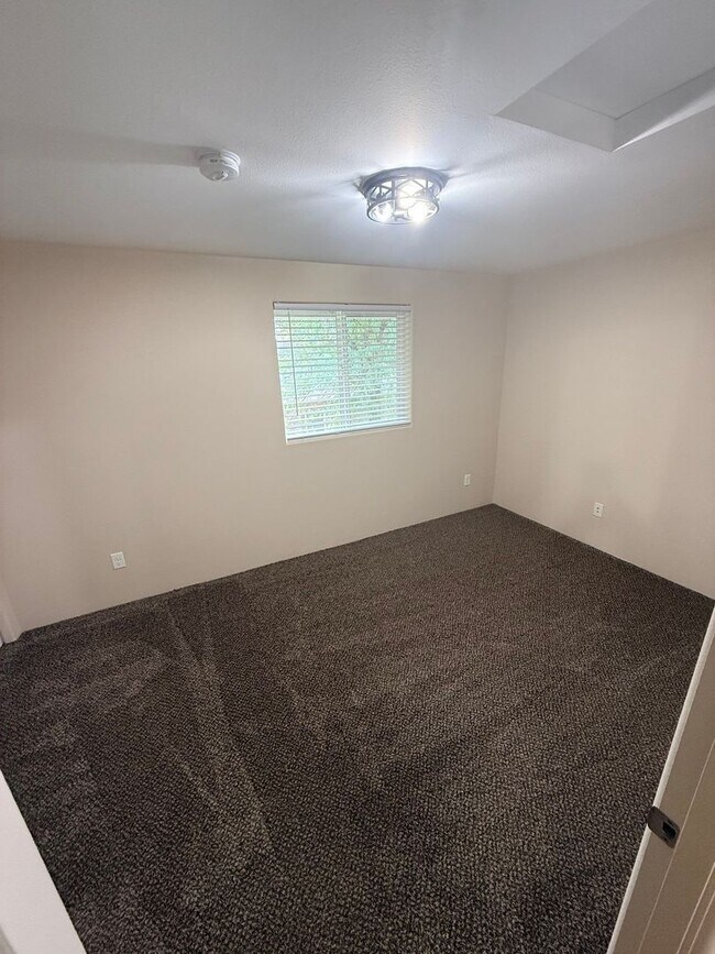 Building Photo - 870 Spurlock St