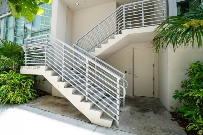 Building Photo - 2900 NE 7th Ave