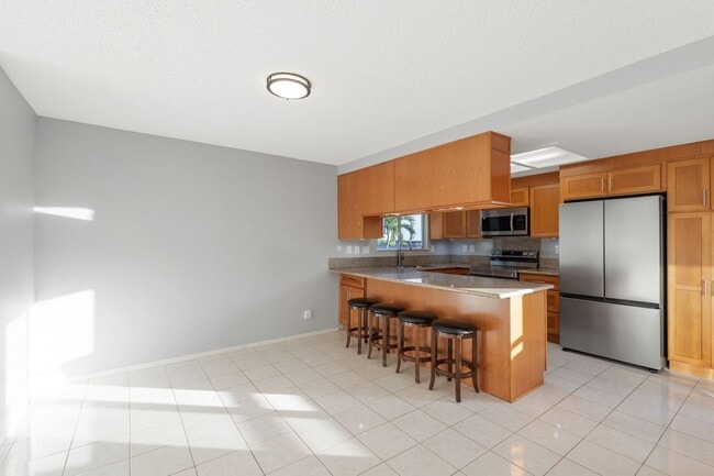 Building Photo - Beautiful Kaneohe 2-bedroom 2-bathroom Townhome with Breathtaking Views & Prime Convenience