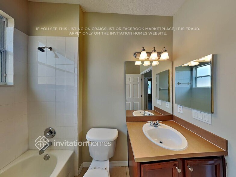 Building Photo - 13540 Biscayne Grove Ln