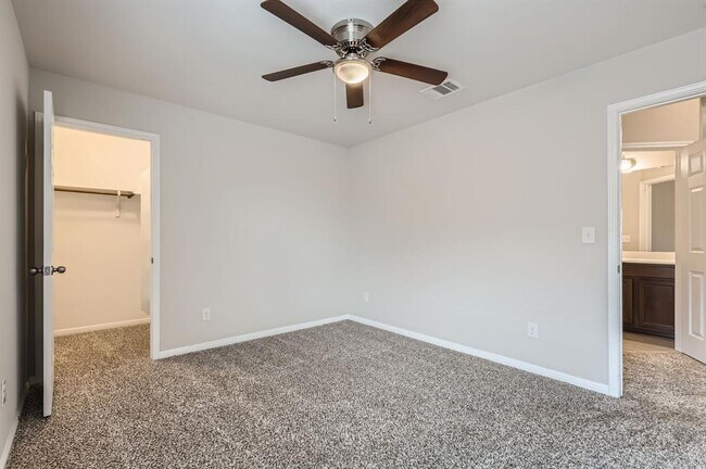 Building Photo - 112 Jude Cir