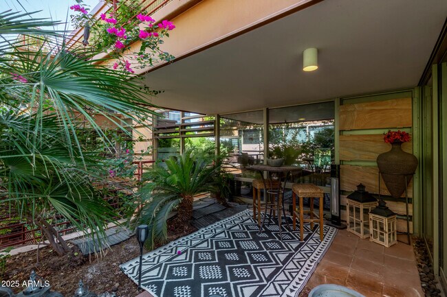Building Photo - 7117 E Rancho Vista Dr