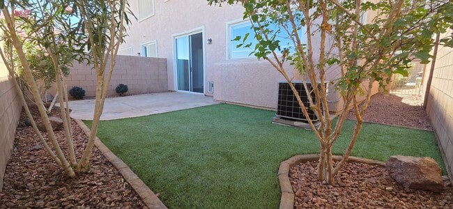 Building Photo - 658 Integrity Point Ave