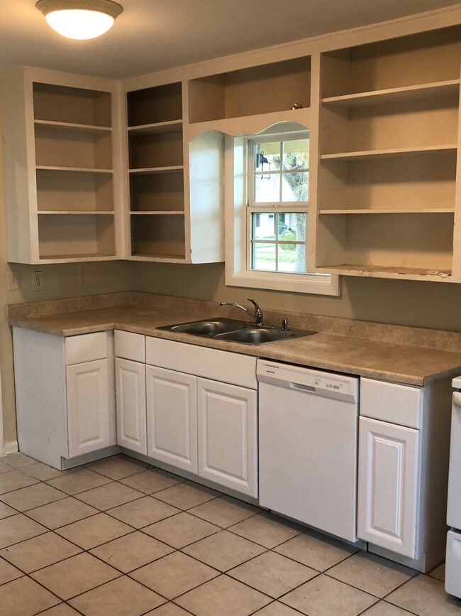 Building Photo - RENTAL LISTING!