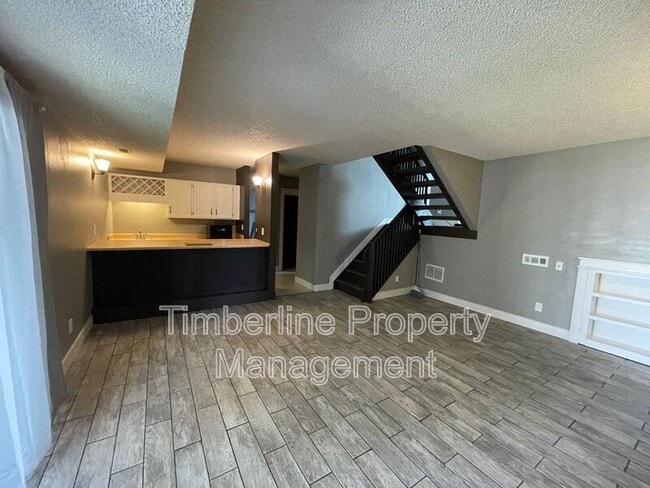 Building Photo - 320 Rangely Dr