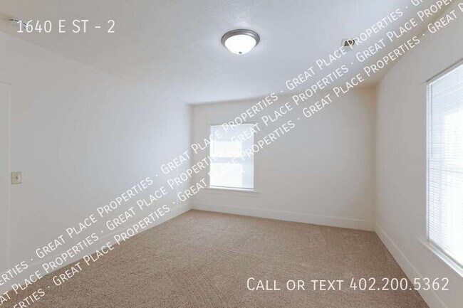 Building Photo - 1640 E ST-2