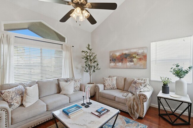 Building Photo - FURNISHED 2 Bedrooms plus den/loft & Private Pool