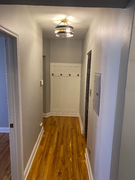 Building Photo - 1301 E 71st Pl