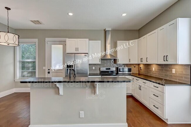 Building Photo - 1228 Willow Ct