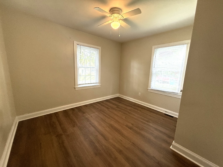 Building Photo - 11702 Kings Ln