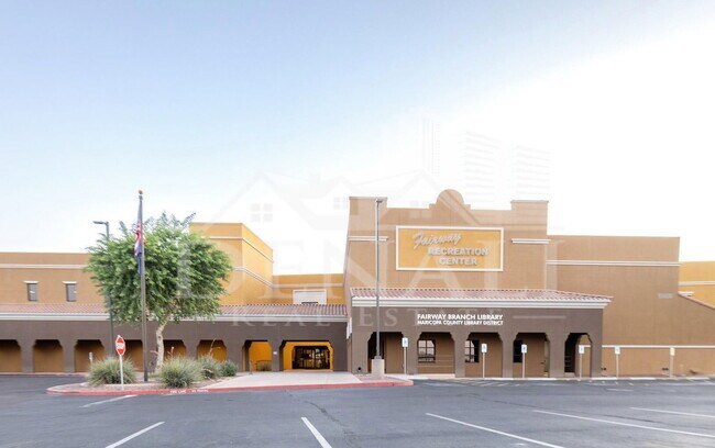 Building Photo - 10747 W Hope Dr