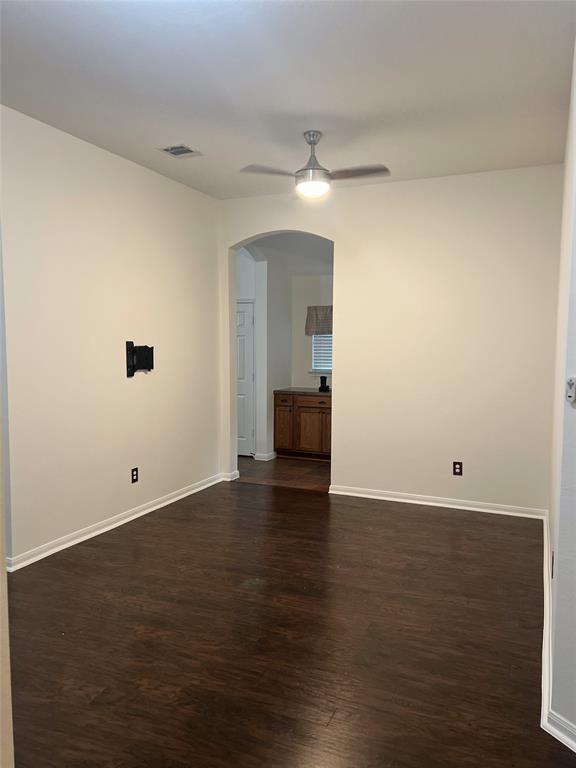 Building Photo - 600 Spanish Oak Terrace