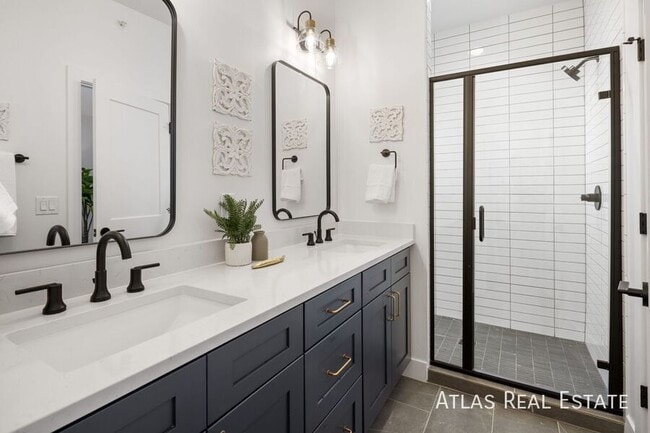 Building Photo - 4529 Tabor St