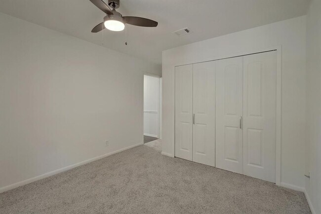 Building Photo - 7204 Hartnell Dr