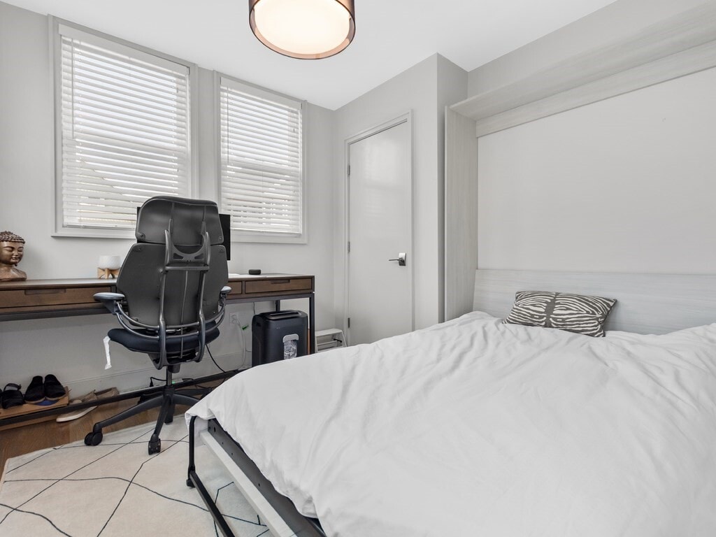 Building Photo - 75 South St