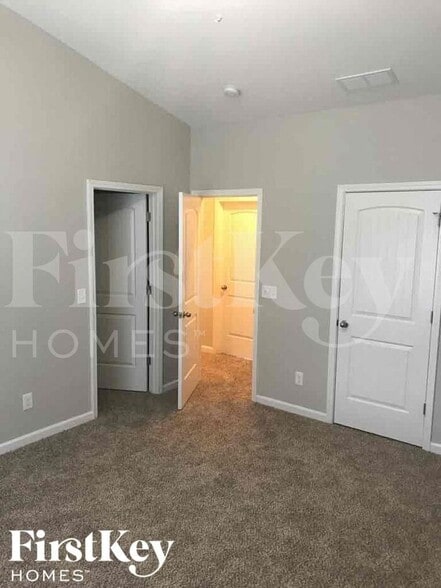 Building Photo - 583 Forrest Hills Dr