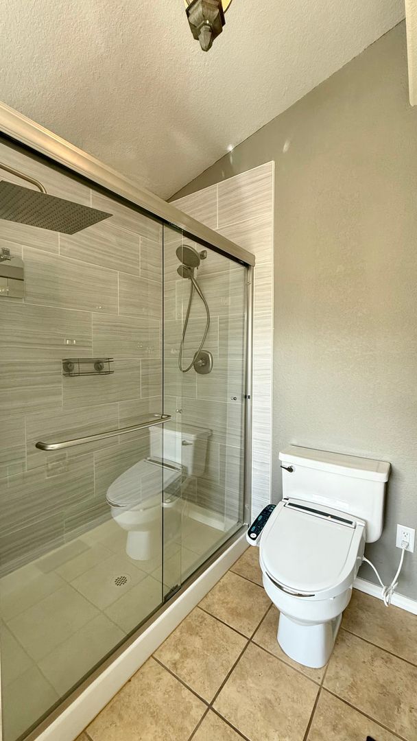 Building Photo - Move in ready home on Hollandale