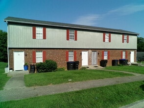 Building Photo - 400 Freedom Dr