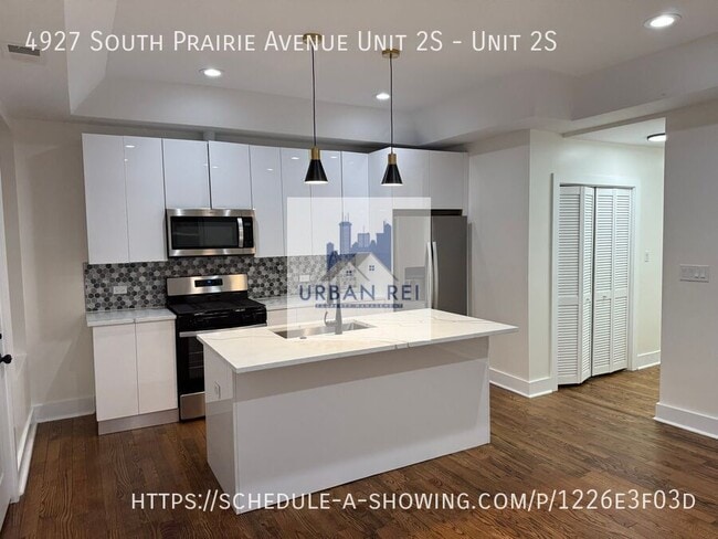 Building Photo - 4927 S Prairie Ave