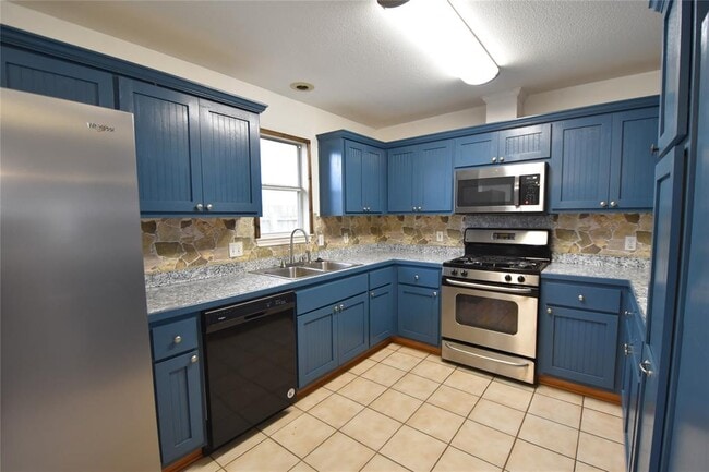 Building Photo - 608 Wilkes St