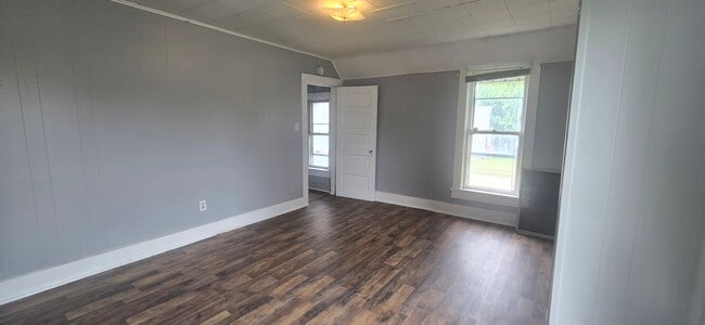 Building Photo - 461 E Garfield Ave