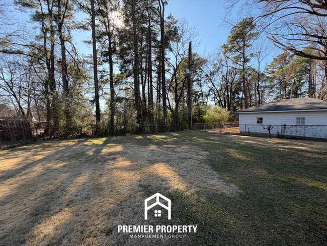 Building Photo - Spacious 3BR Memphis Home w/ Hardwood Floors, Open Kitchen & Fenced Yard