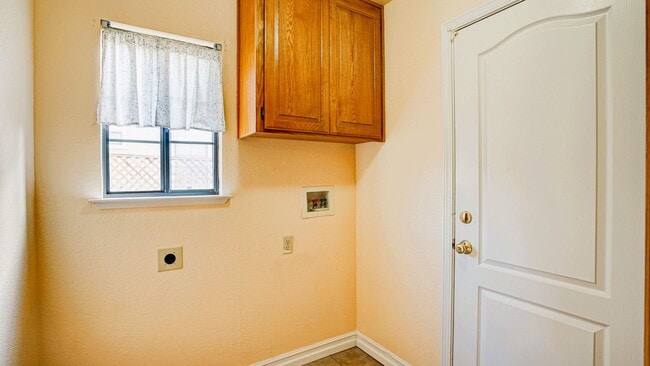 Building Photo - 7202 Ruby Ct