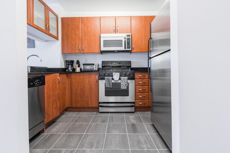 Building Photo - 45 E 33rd St