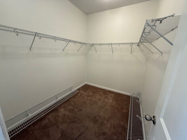 Building Photo - 4/3.5 Home in Gated Community
