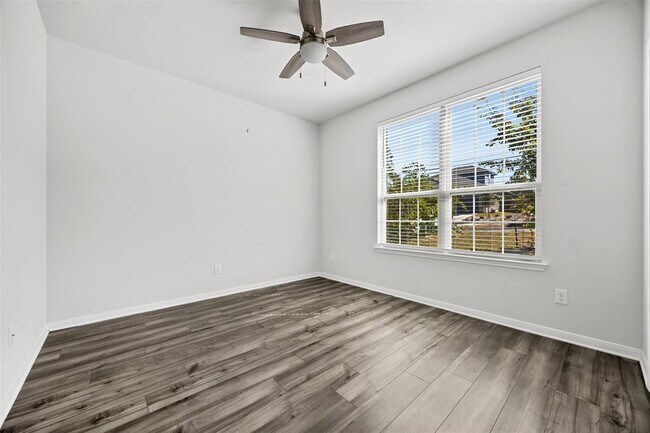 Building Photo - 2265 Wooster St