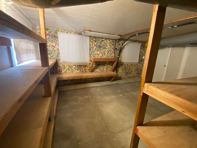 Building Photo - 2006003/85T