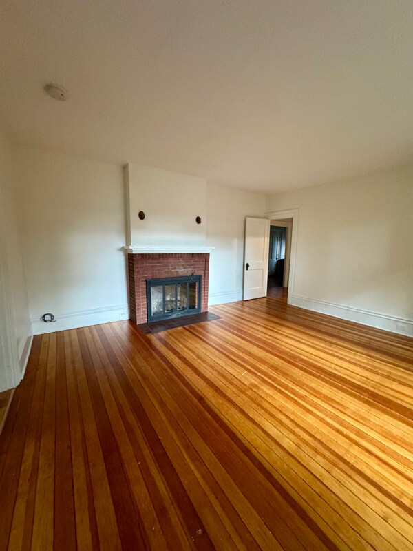 Primary Photo - 76 Elm St