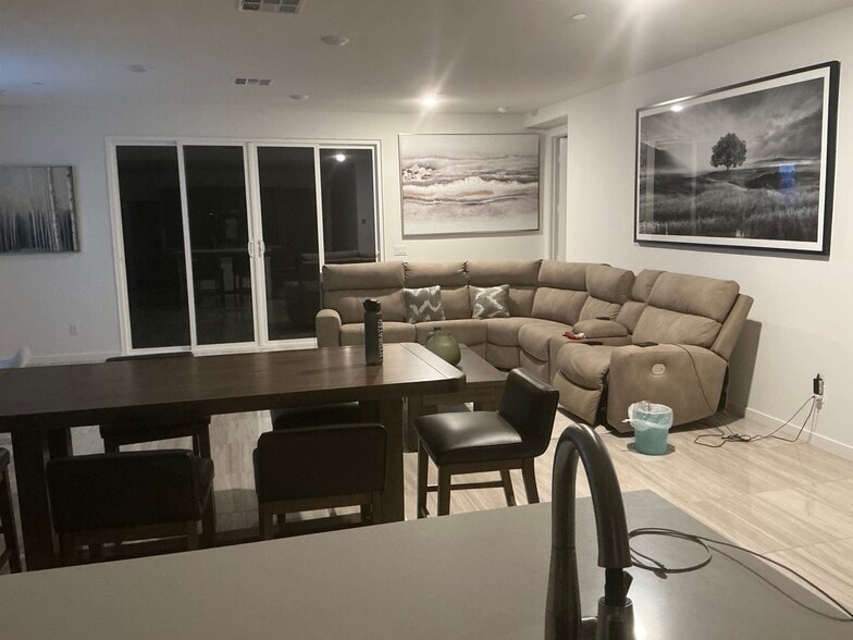 Building Photo - 5090 Dogwood Pl