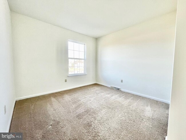 Building Photo - 245 Charring Cross Dr