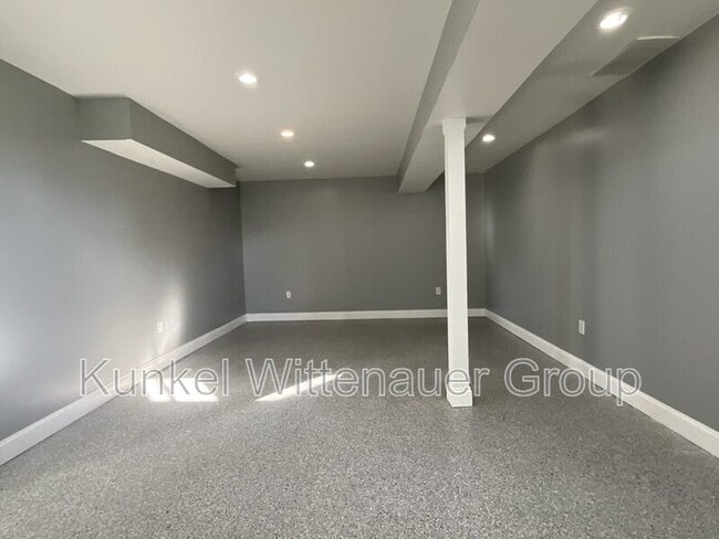 Building Photo - 2308 Four Lakes Dr