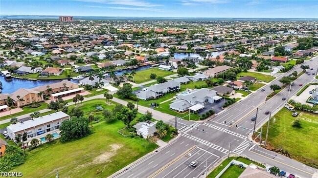 Building Photo - 1203 SW 48th Terrace