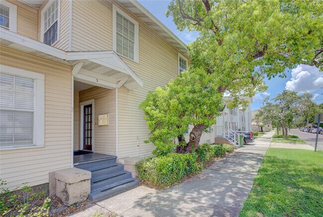 Building Photo - 501 S Magnolia Ave