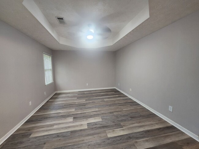 Building Photo - 6523 Fairfax Way
