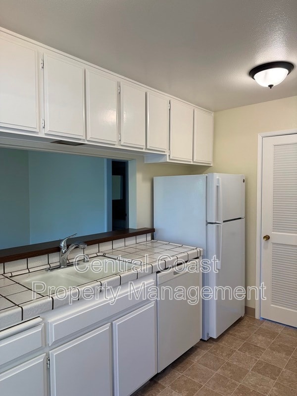 Building Photo - 1360 Josselyn Canyon Rd