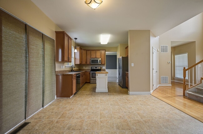 Building Photo - 463 Quail Landing Cir