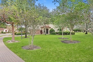 Building Photo - 6013 NW 118th Dr