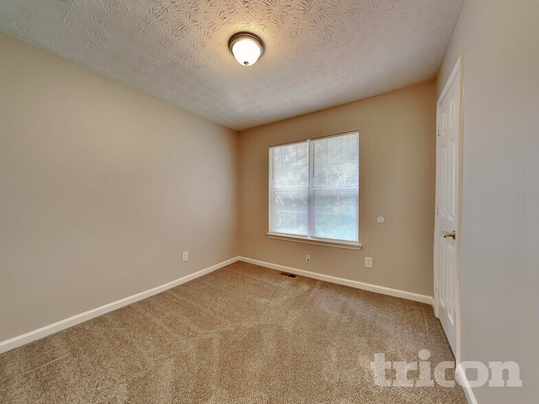 Building Photo - 1330 Ling Dr